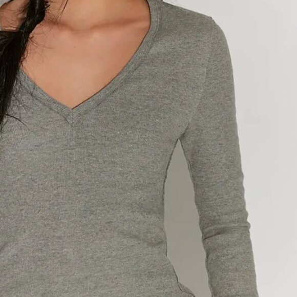 NWT - Woman's Top - Grey XS Long Sleeve NERIA - Picture 3 of 5